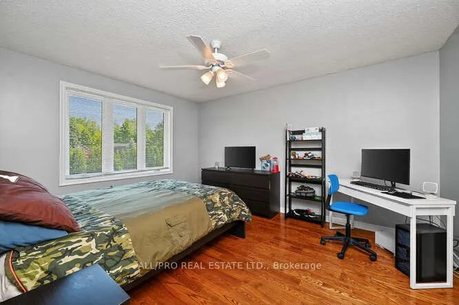 1144 Rideau Bend Crescent