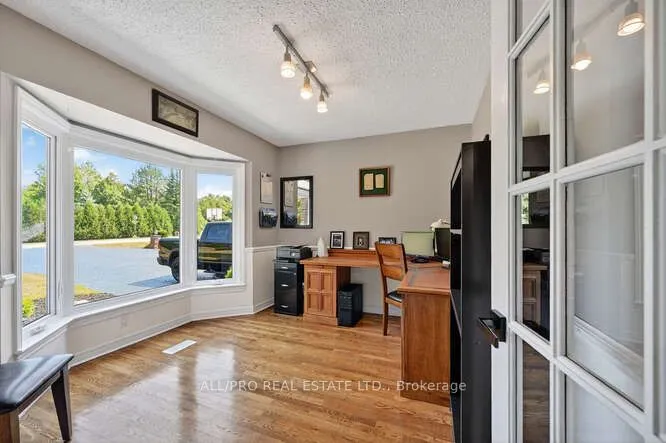 1144 Rideau Bend Crescent