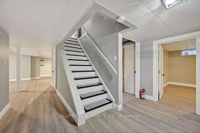 1144 Rideau Bend Crescent