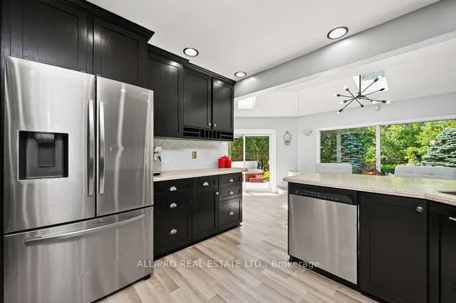 1144 Rideau Bend Crescent