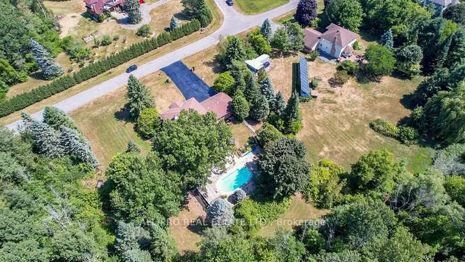 1144 Rideau Bend Crescent