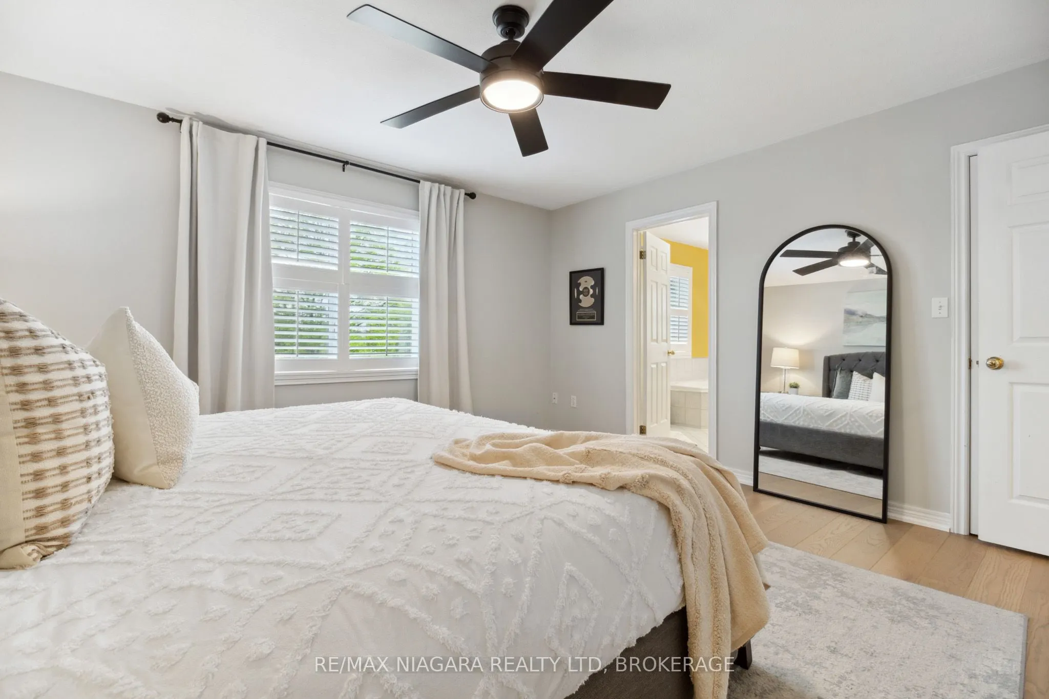 7955 HARVEST Crescent