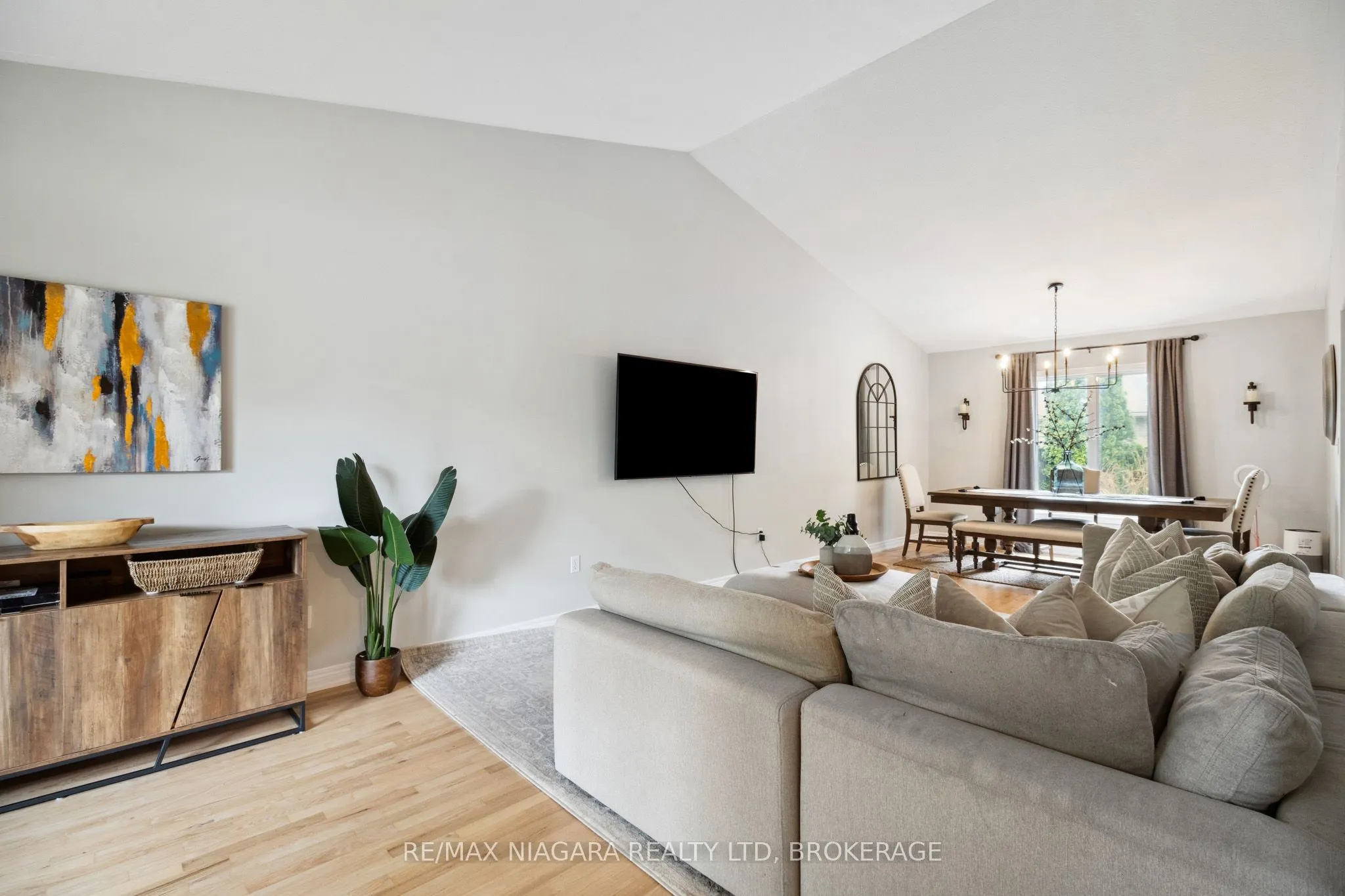 7955 HARVEST Crescent