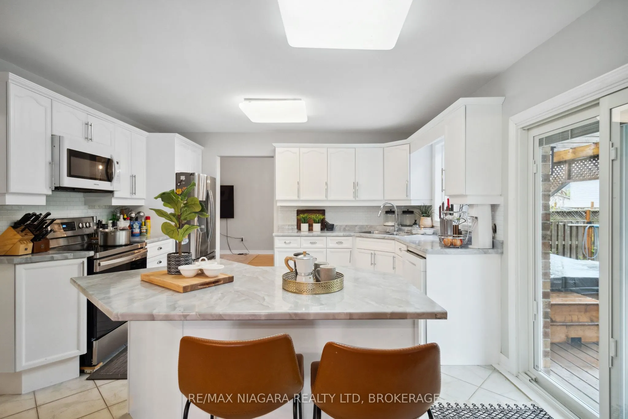 7955 HARVEST Crescent