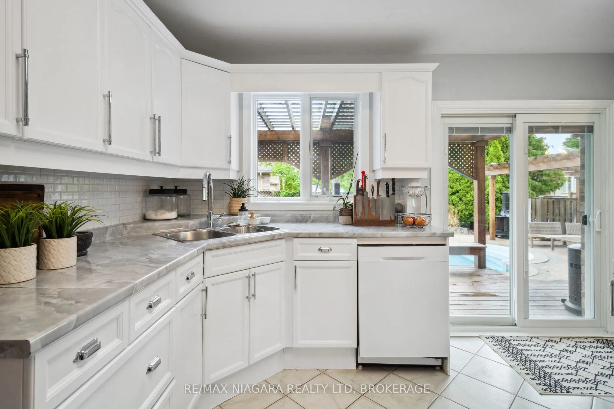 7955 HARVEST Crescent