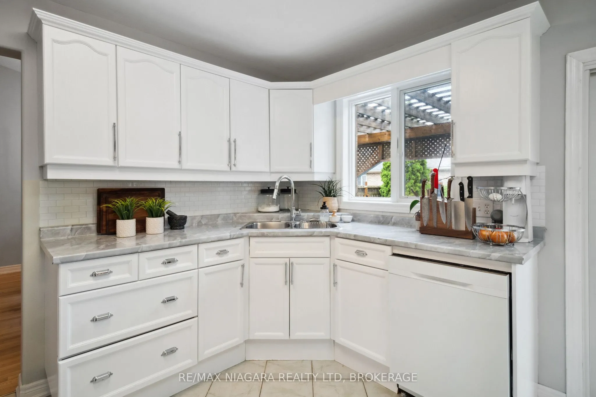7955 HARVEST Crescent