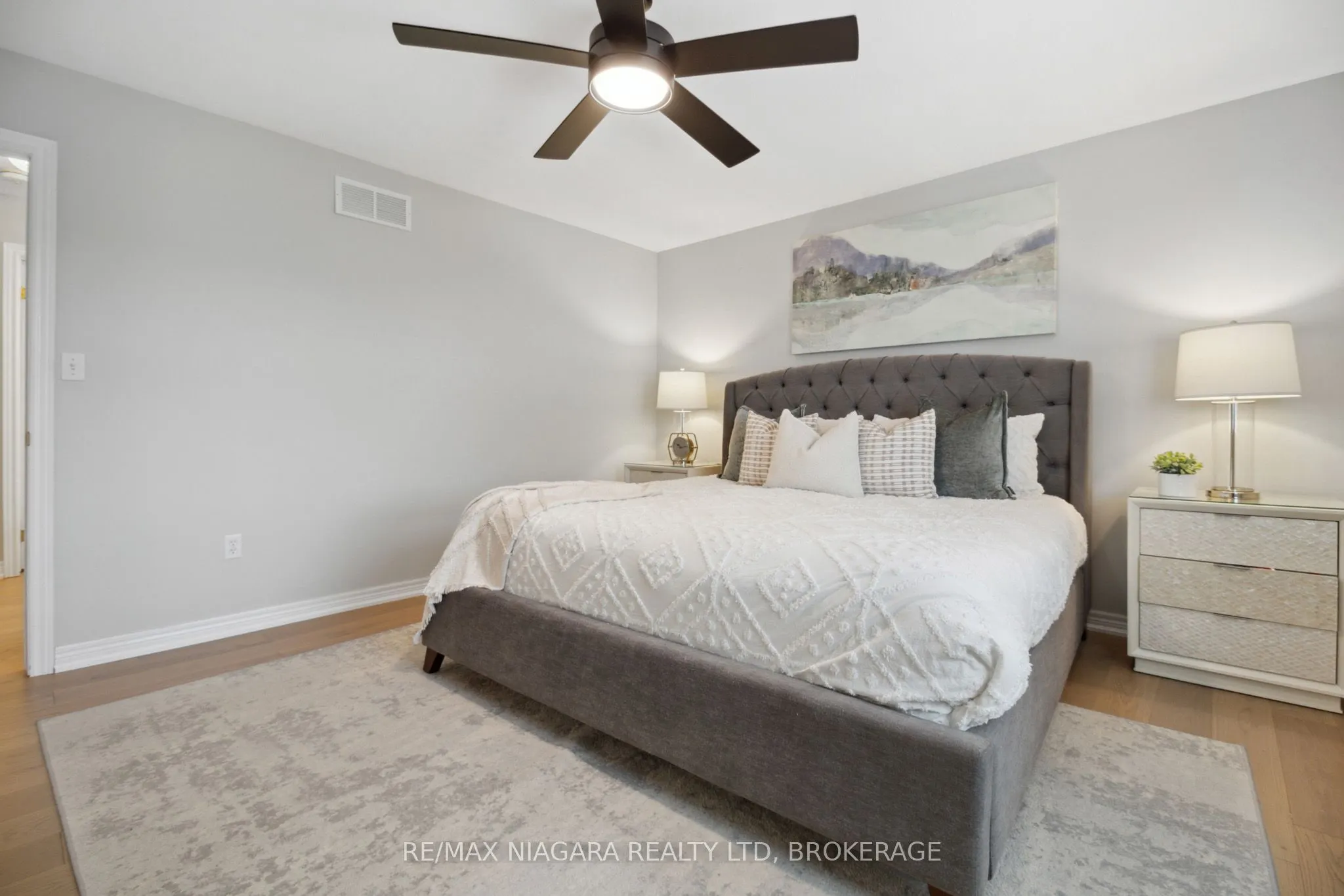 7955 HARVEST Crescent