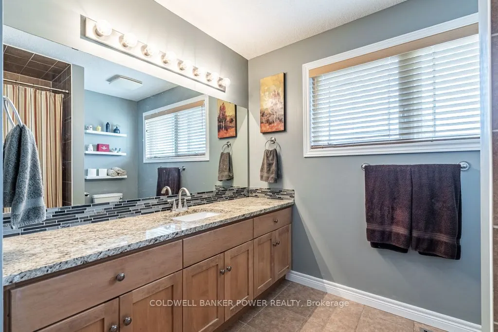 6 Fieldstone Crescent