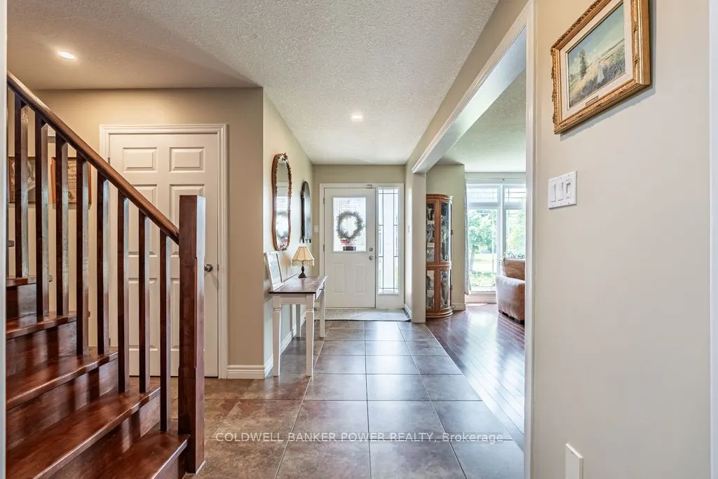 6 Fieldstone Crescent