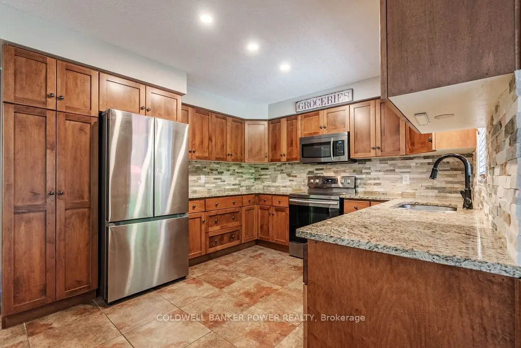 6 Fieldstone Crescent