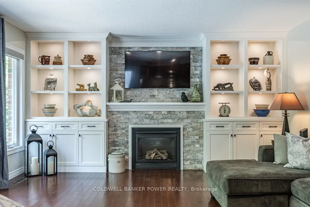6 Fieldstone Crescent