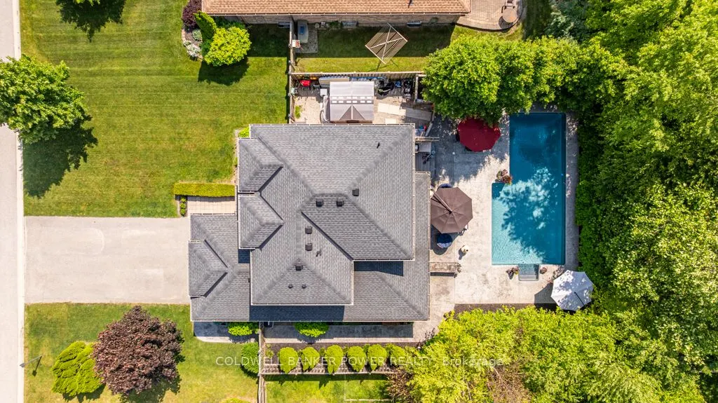 6 Fieldstone Crescent