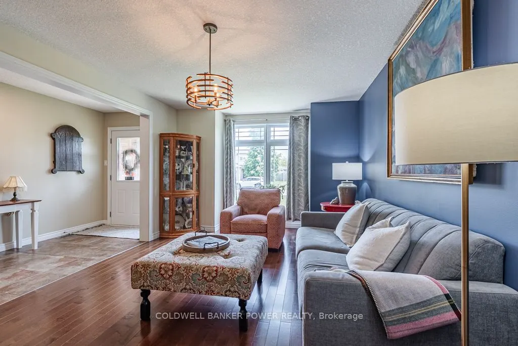 6 Fieldstone Crescent