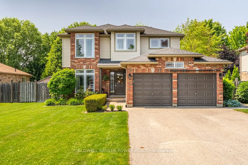 6 Fieldstone Crescent