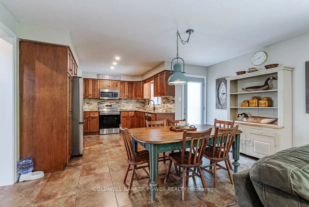 6 Fieldstone Crescent