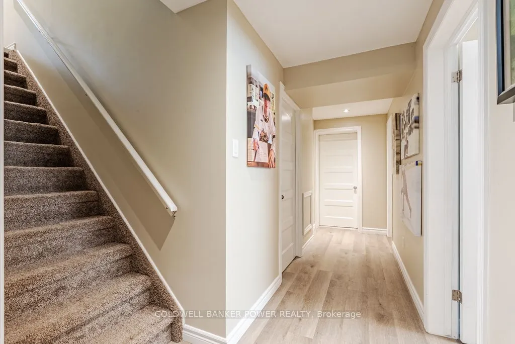6 Fieldstone Crescent