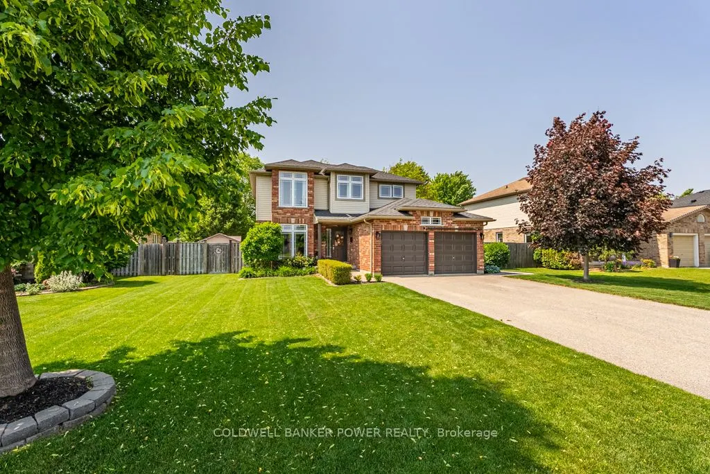 6 Fieldstone Crescent