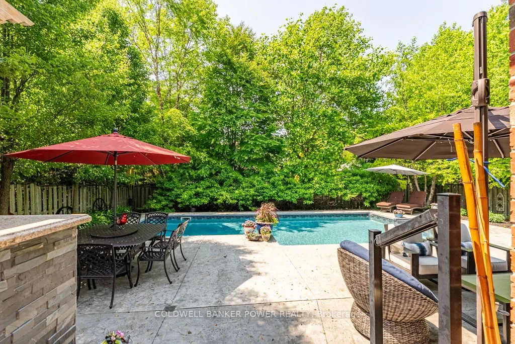6 Fieldstone Crescent