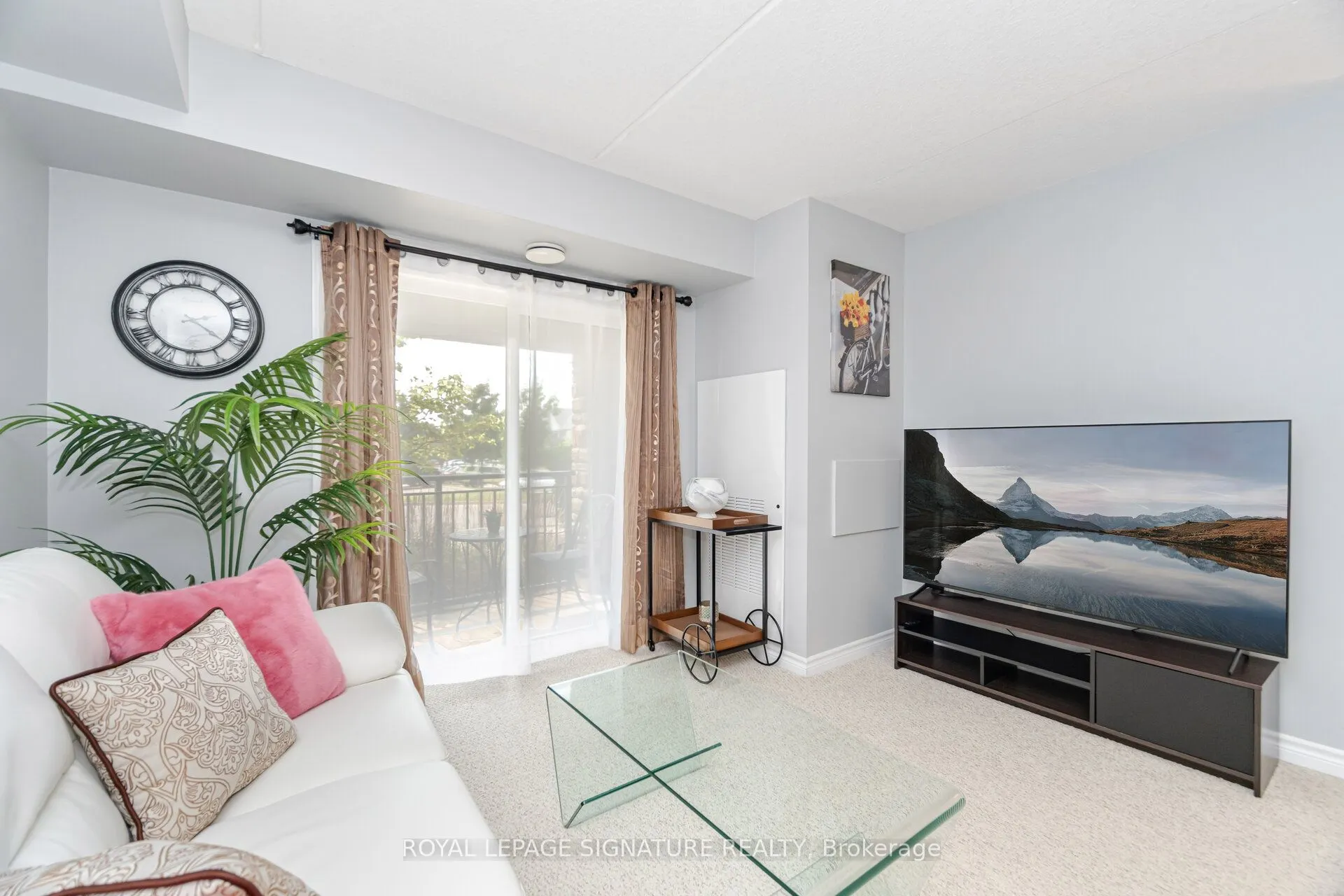 67 Kingsbury Square, #111