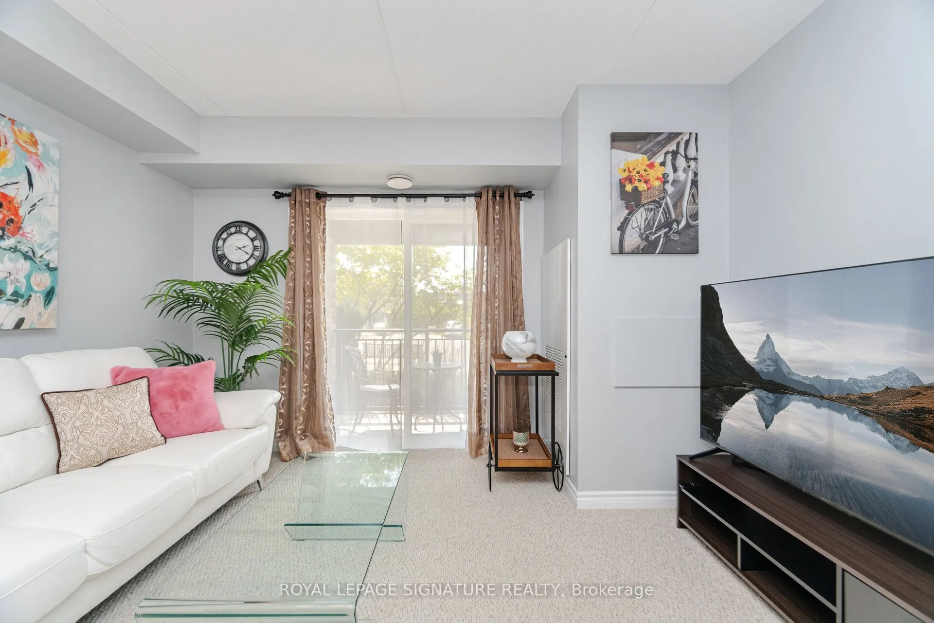 67 Kingsbury Square, #111