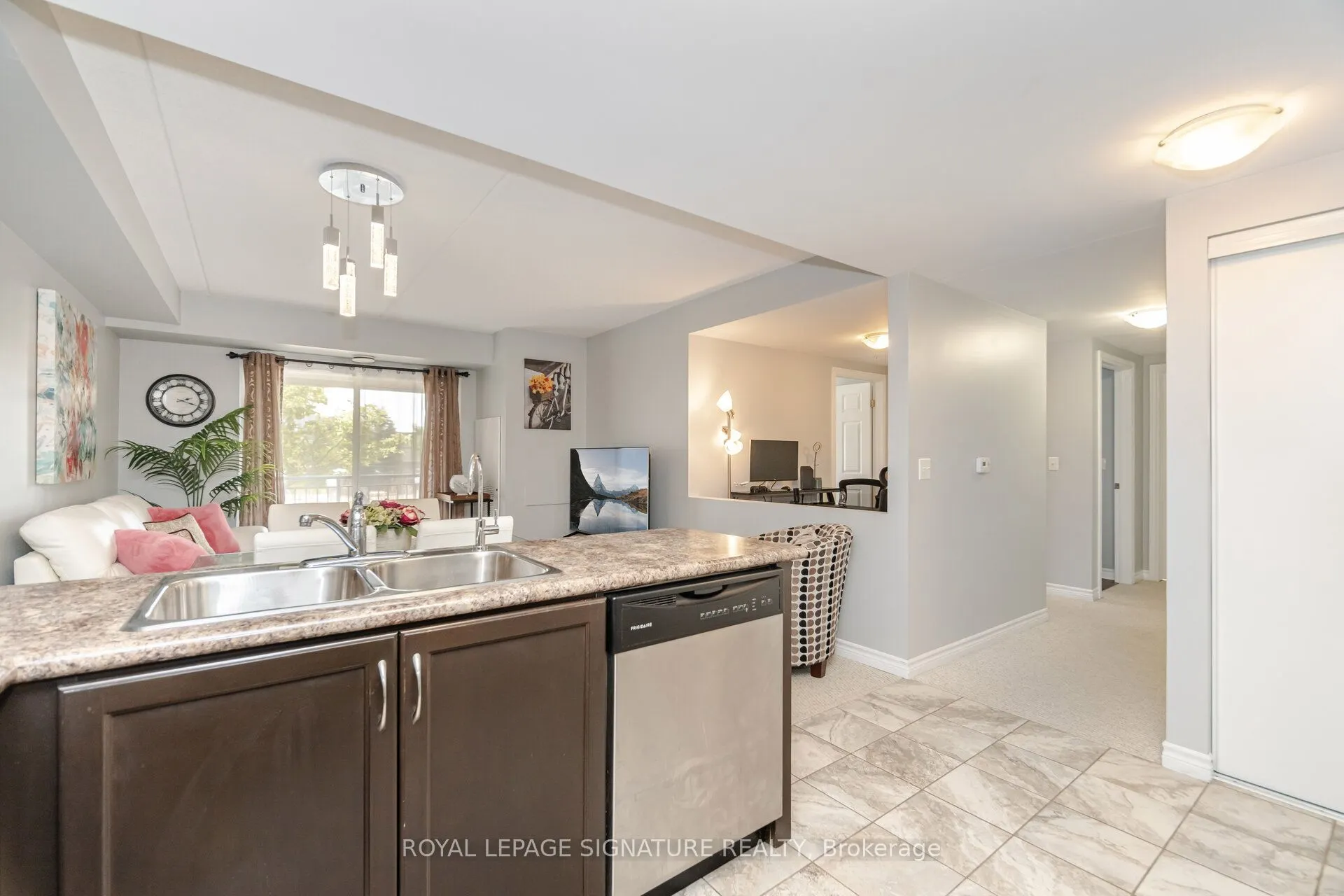 67 Kingsbury Square, #111