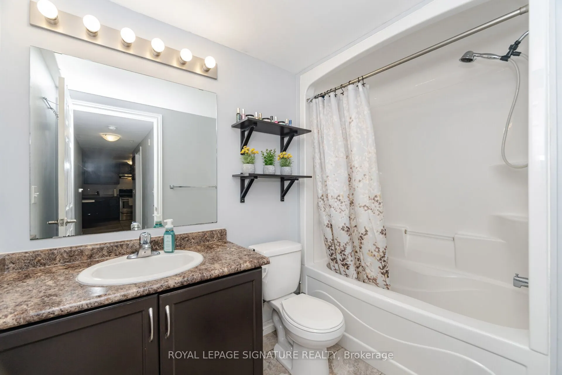 67 Kingsbury Square, #111