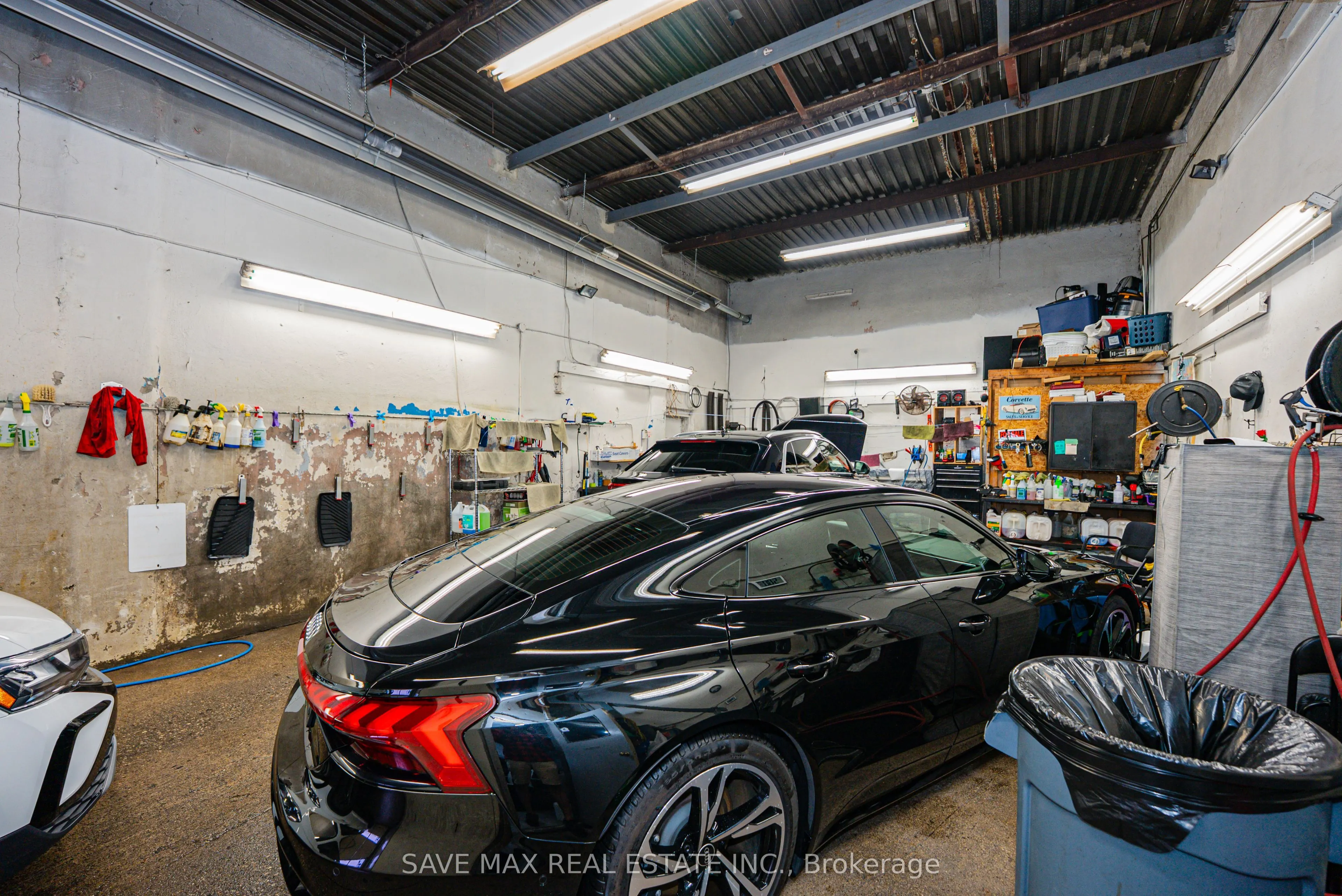 2481 Upper James Street