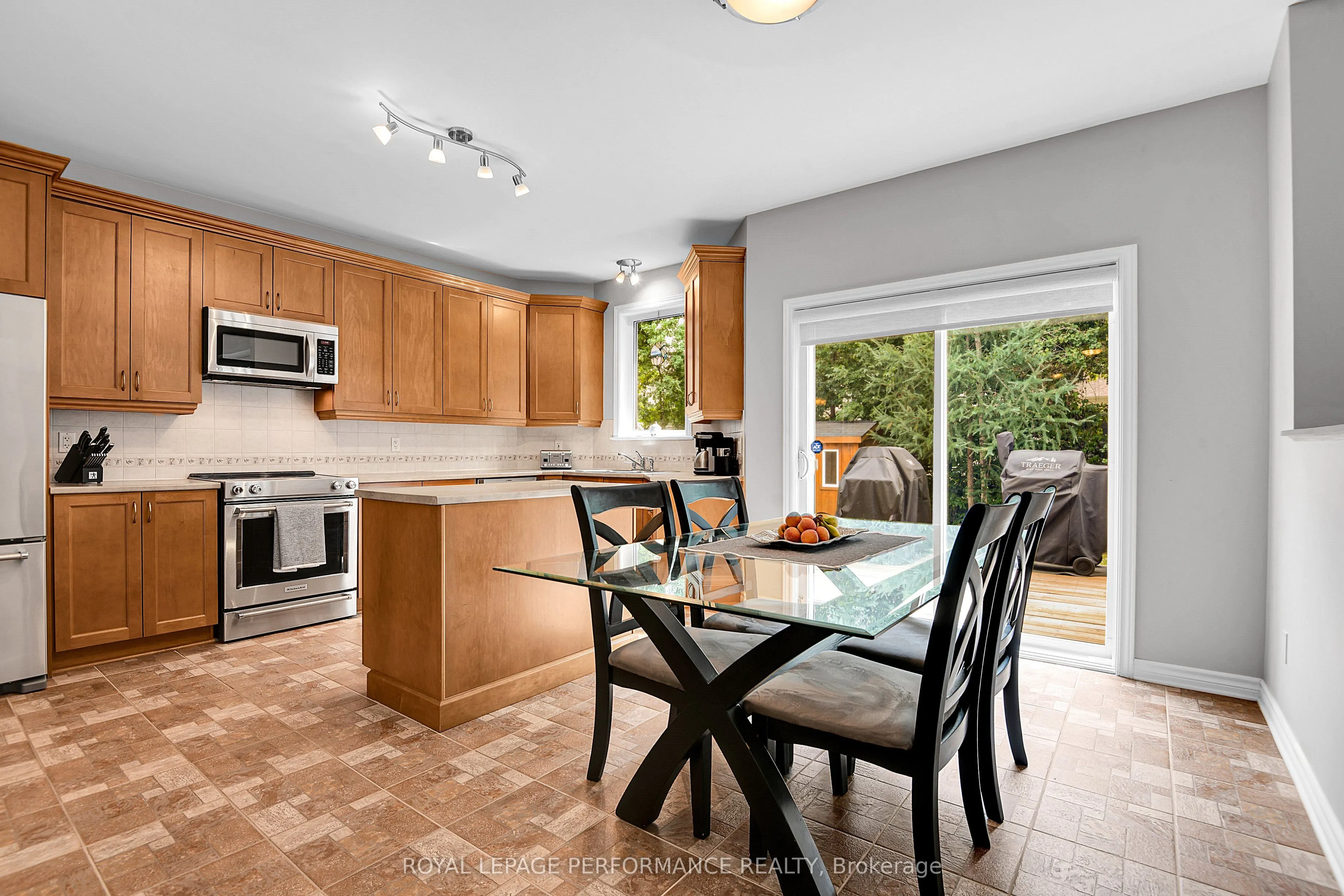 815 Long Point Circle