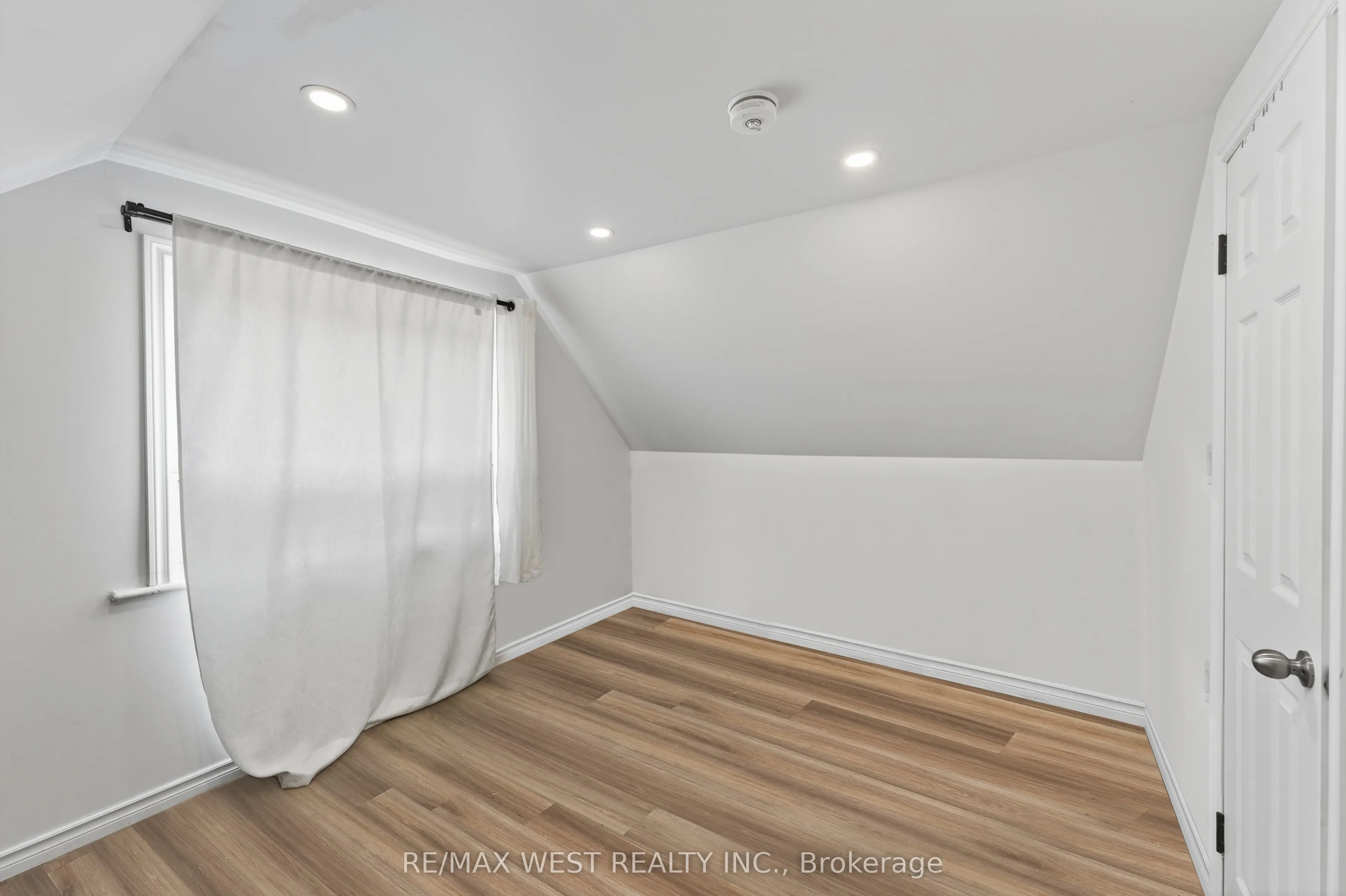 35 Kingscourt Avenue