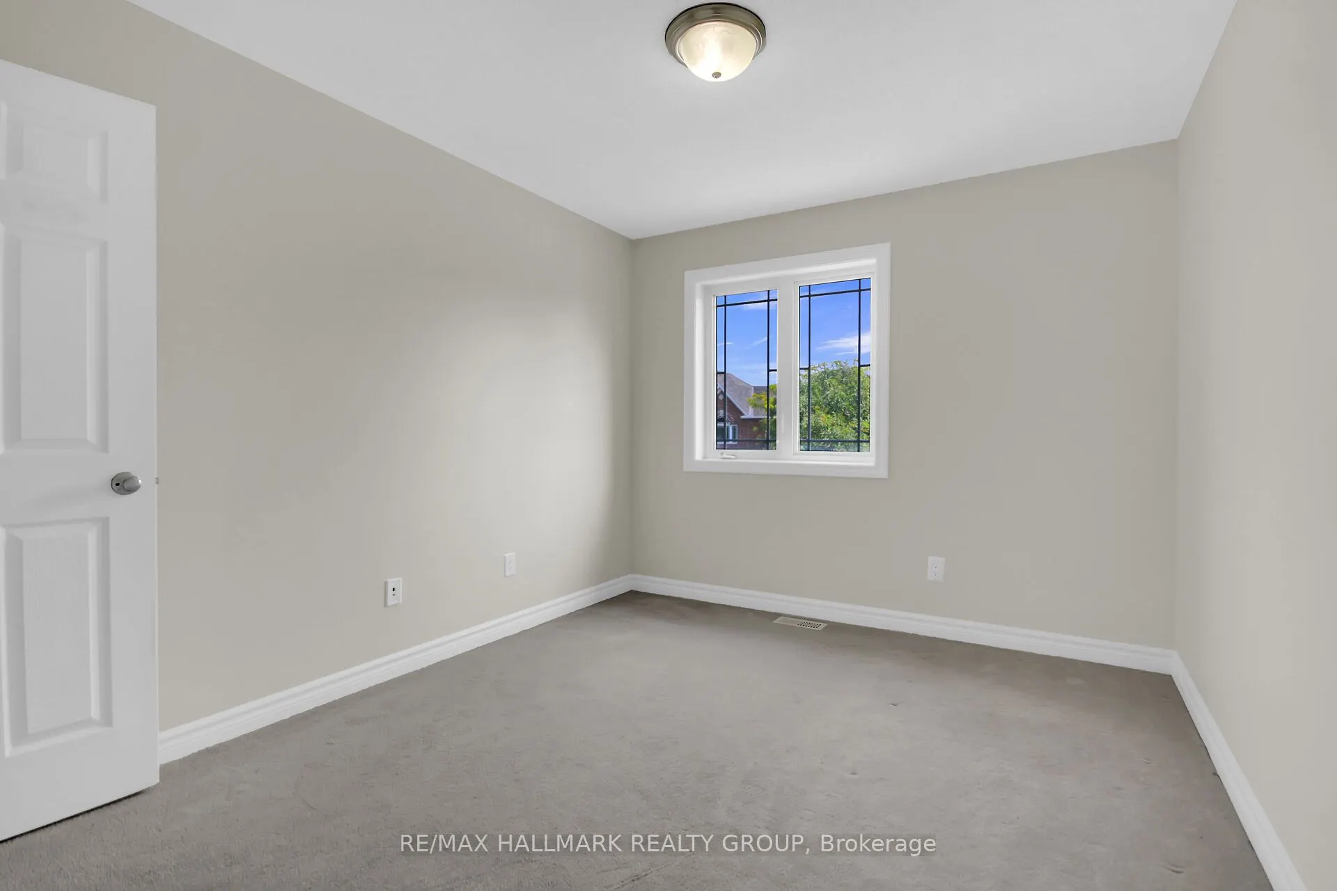 418 Temiskaming Crescent