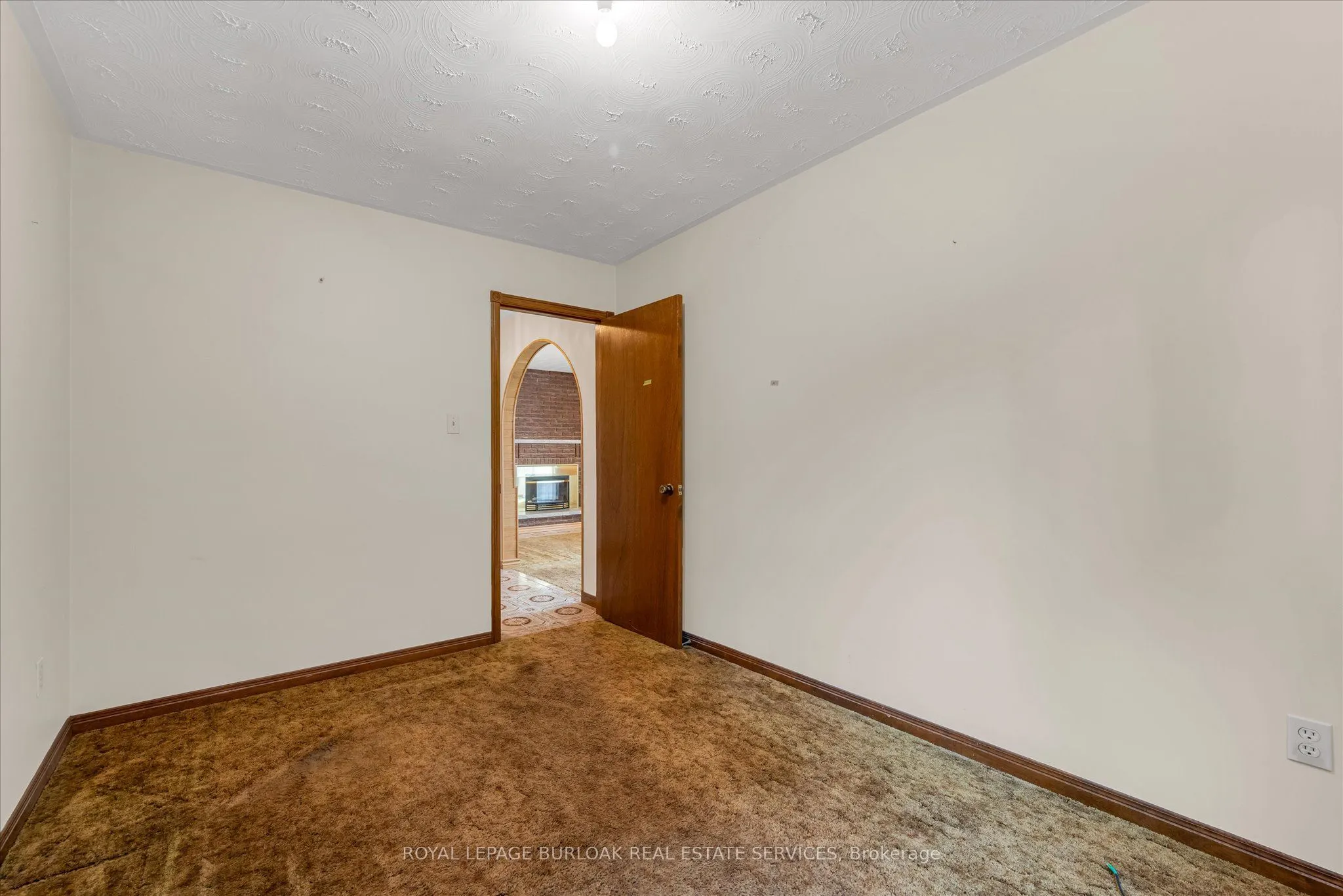 120 Ravenbury Drive