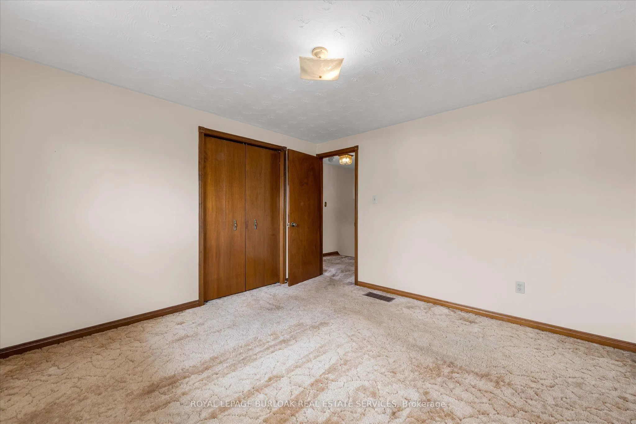 120 Ravenbury Drive