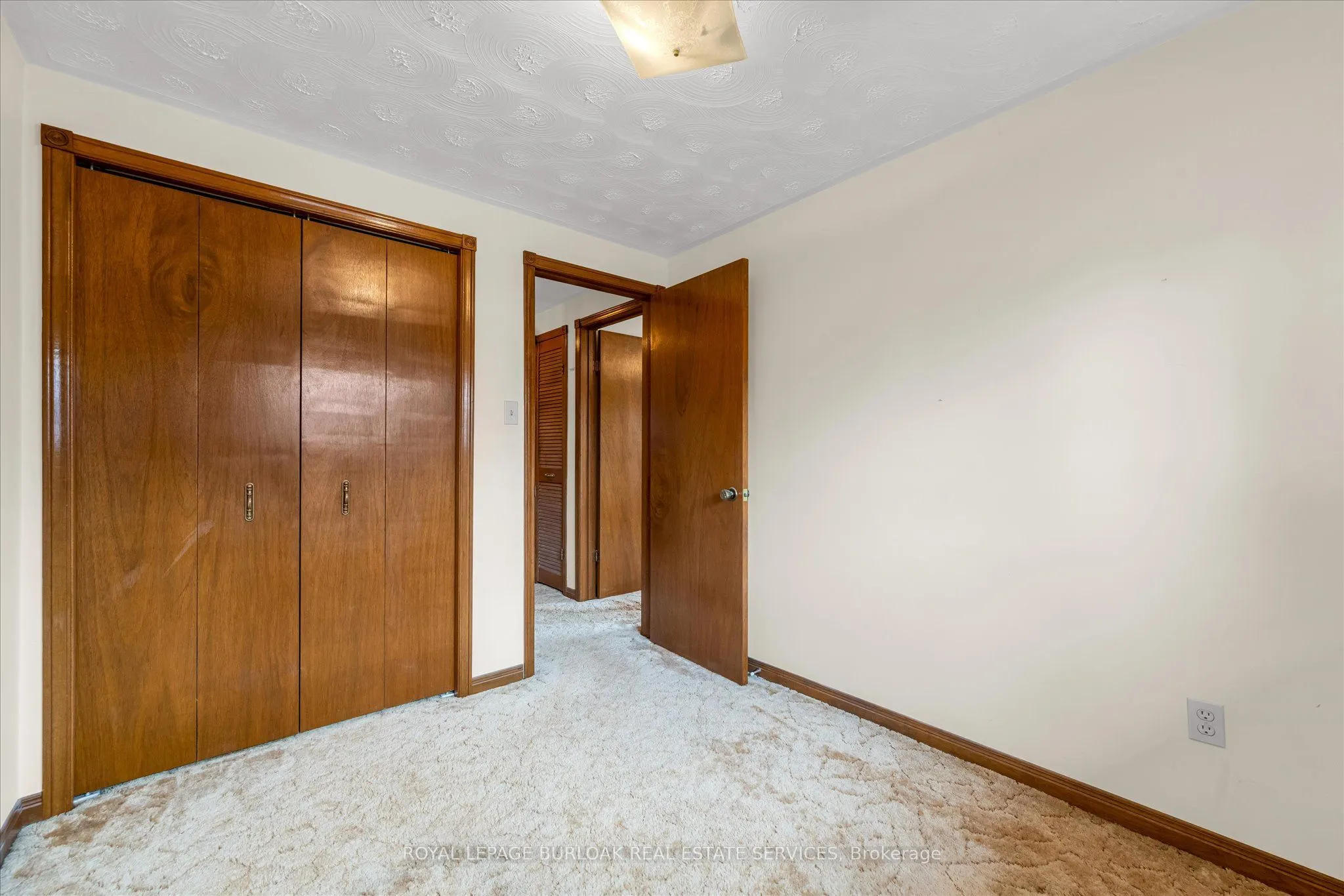 120 Ravenbury Drive
