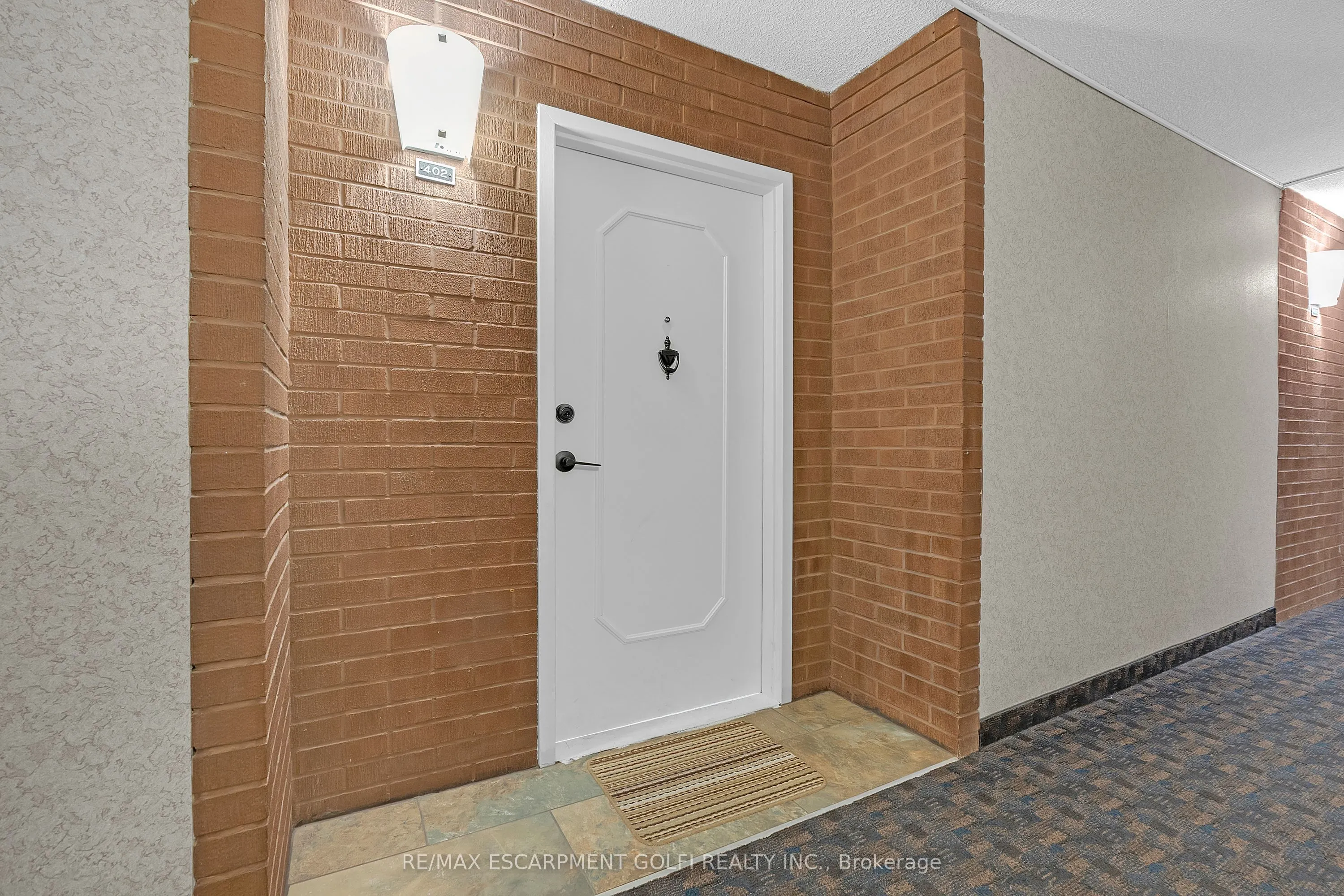1966 Main Street W, #402