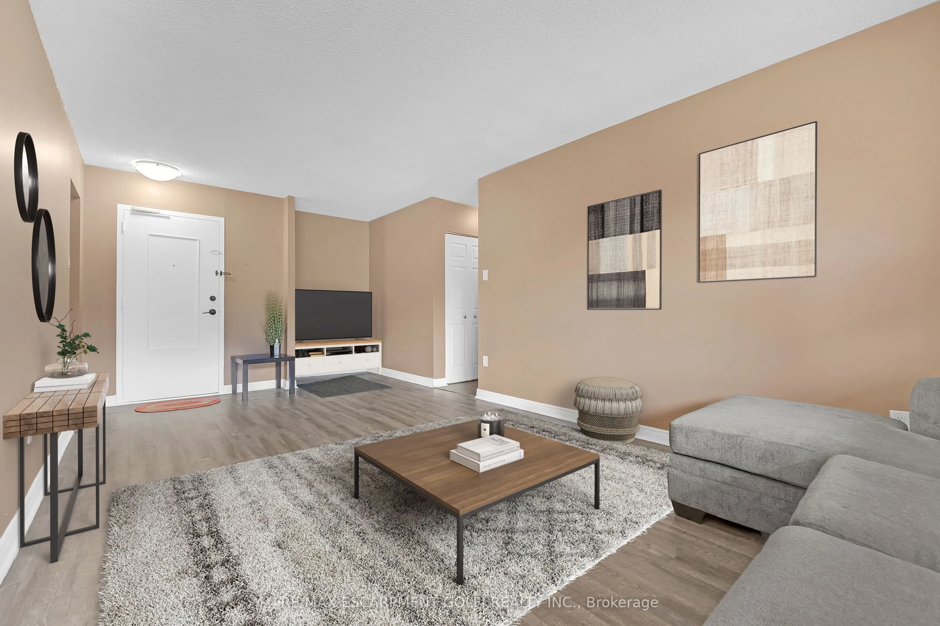 1966 Main Street W, #402