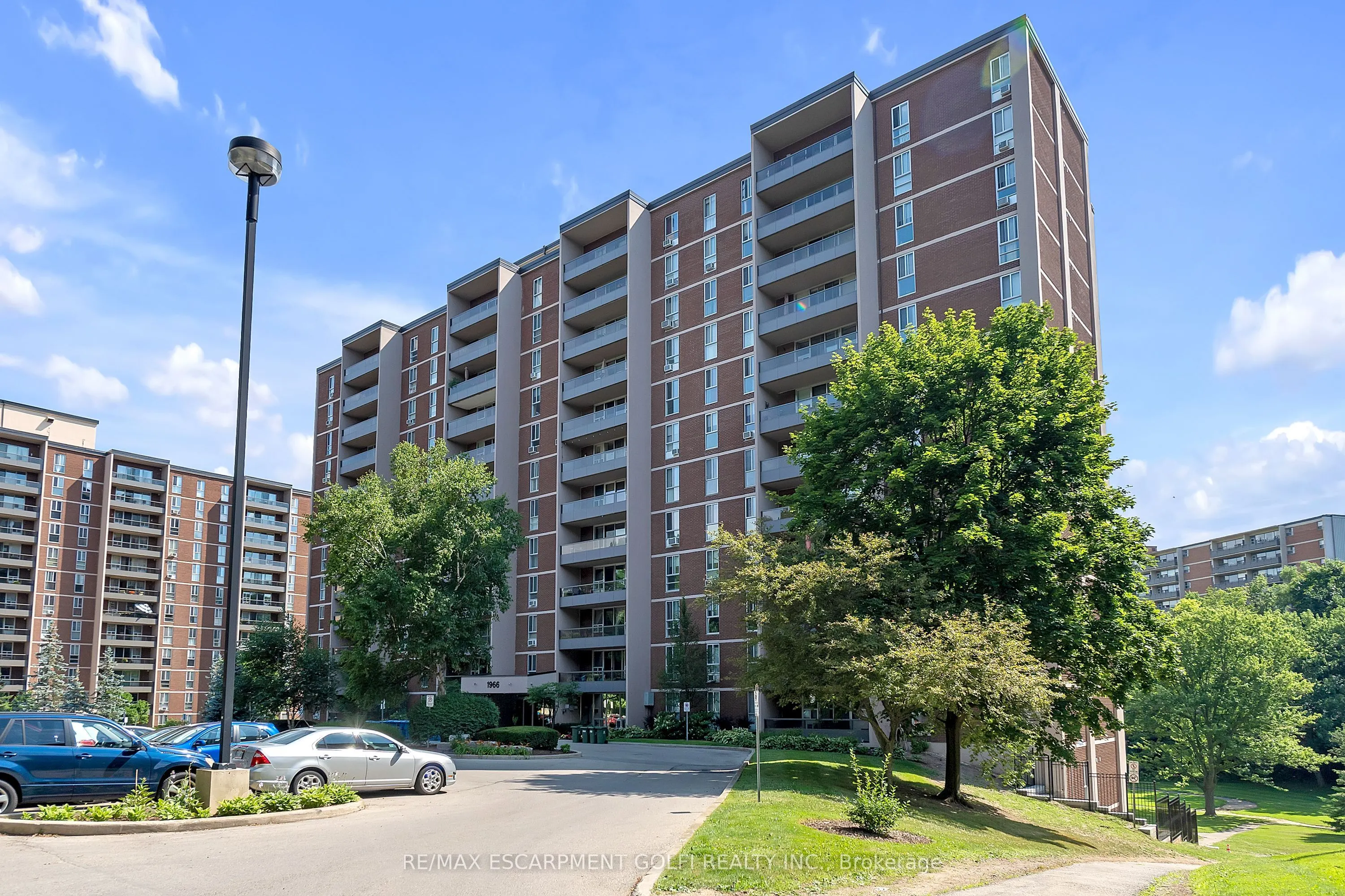 1966 Main Street W, #402