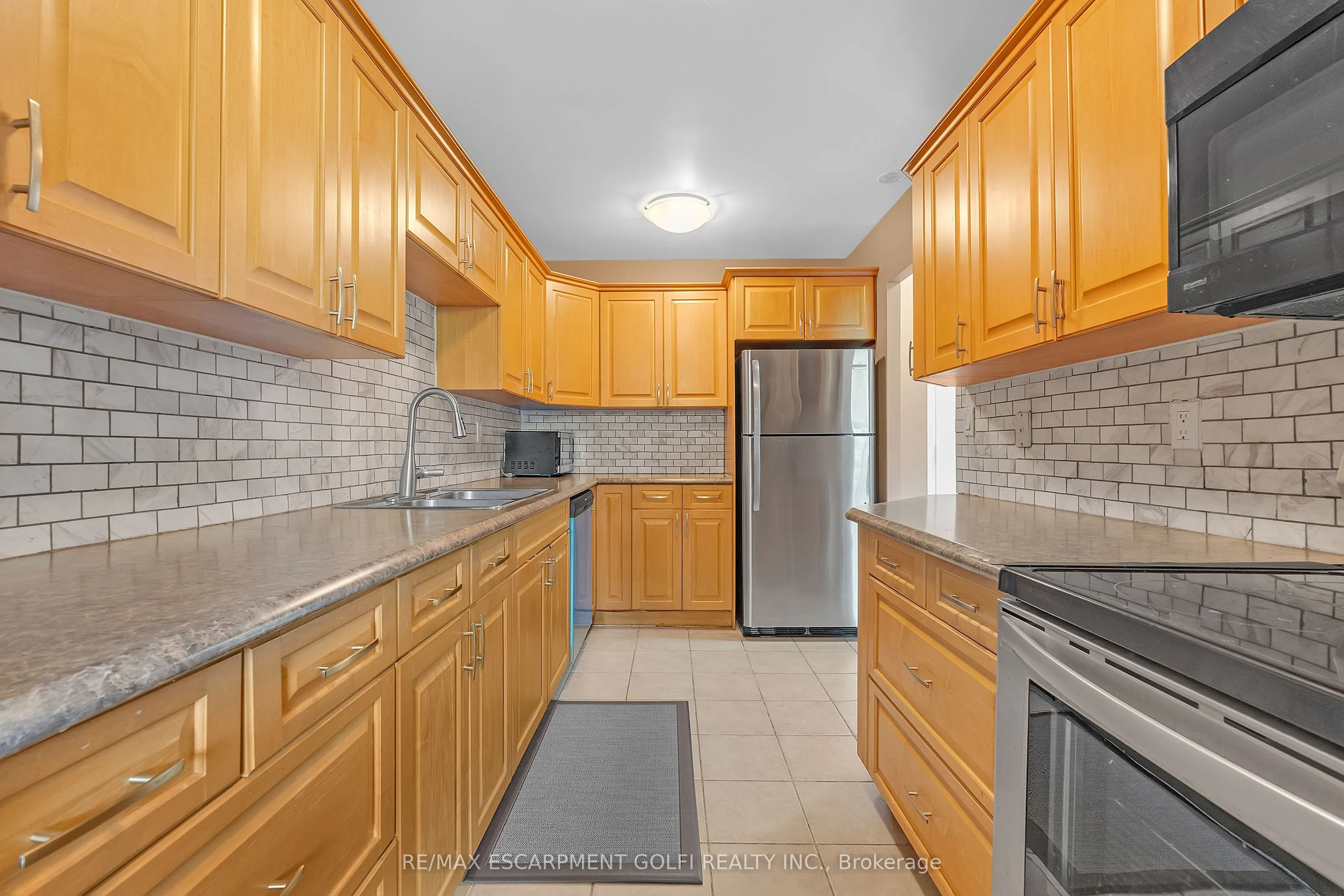 1966 Main Street W, #402