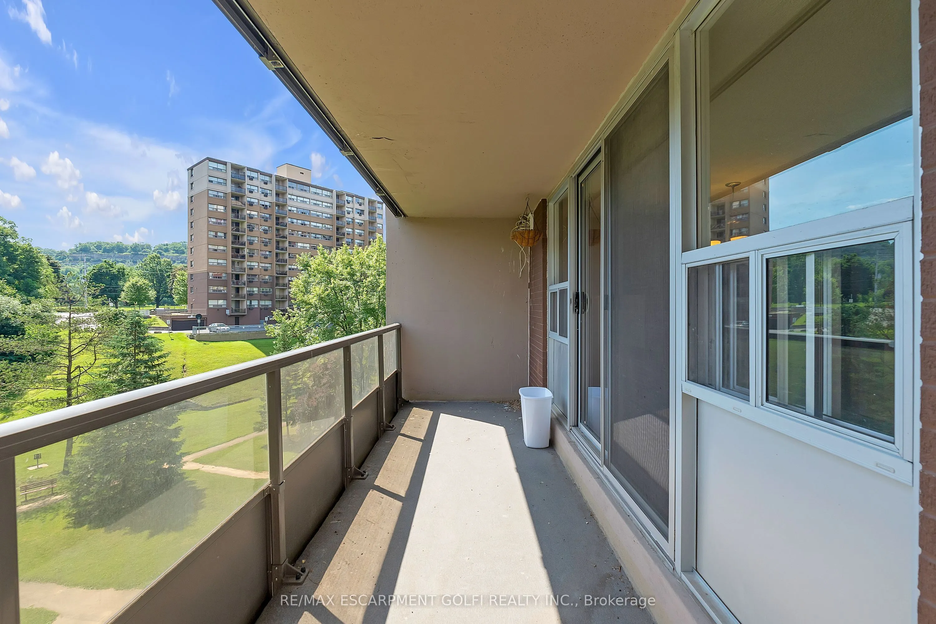 1966 Main Street W, #402