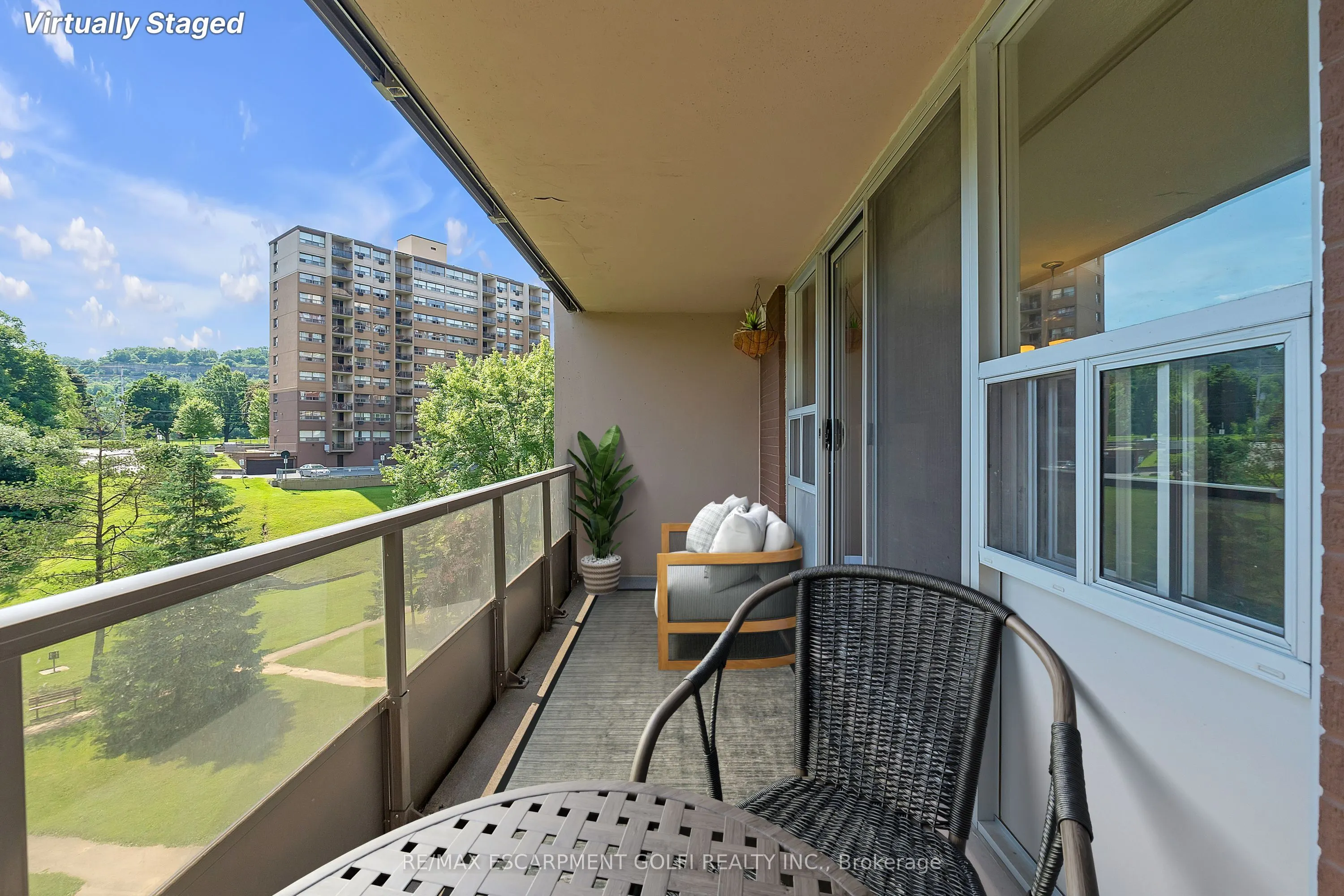 1966 Main Street W, #402