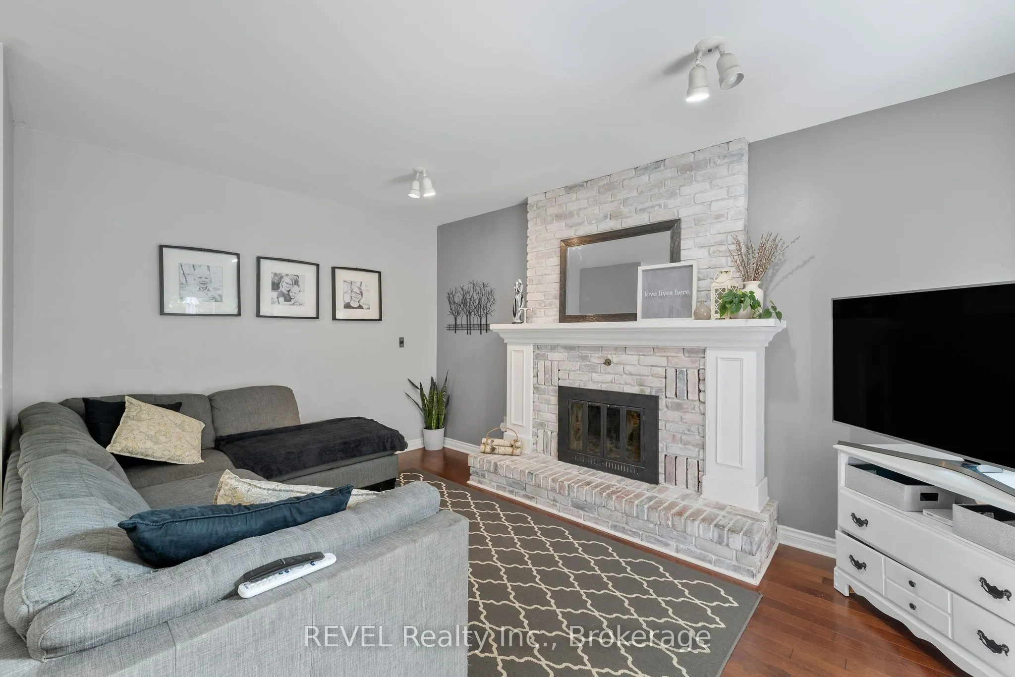 12 Arbour Glen Drive