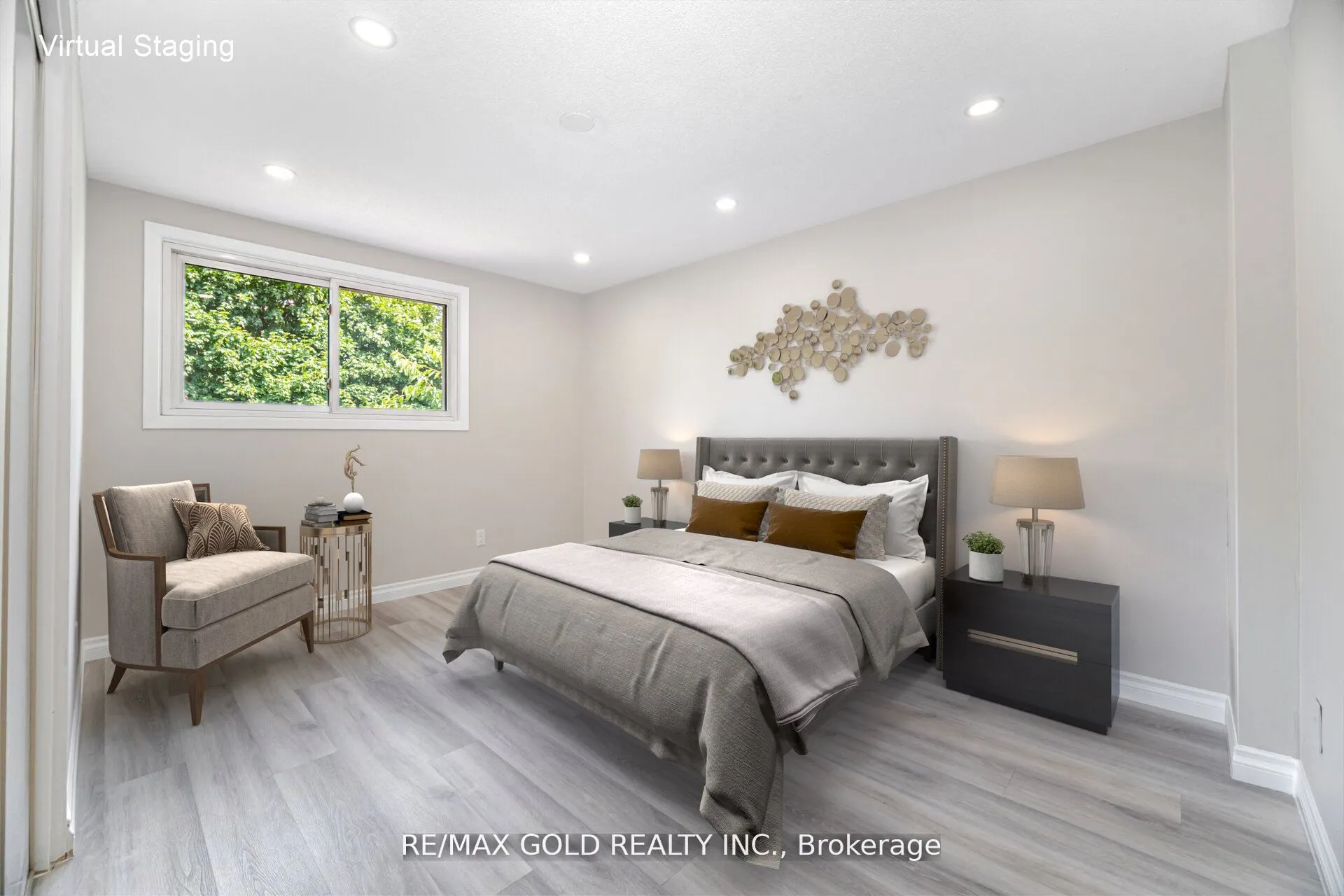 212 Cedarwoods Crescent