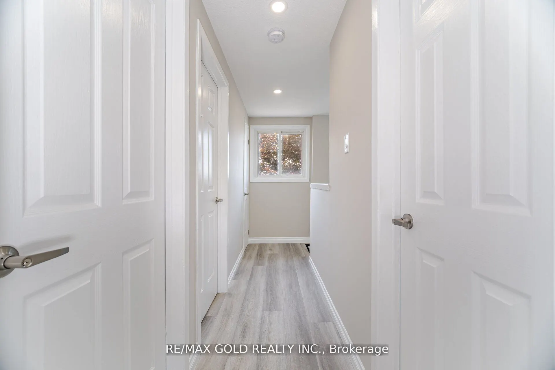 212 Cedarwoods Crescent