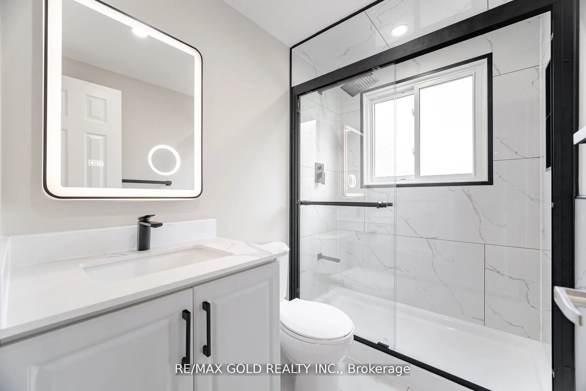 212 Cedarwoods Crescent