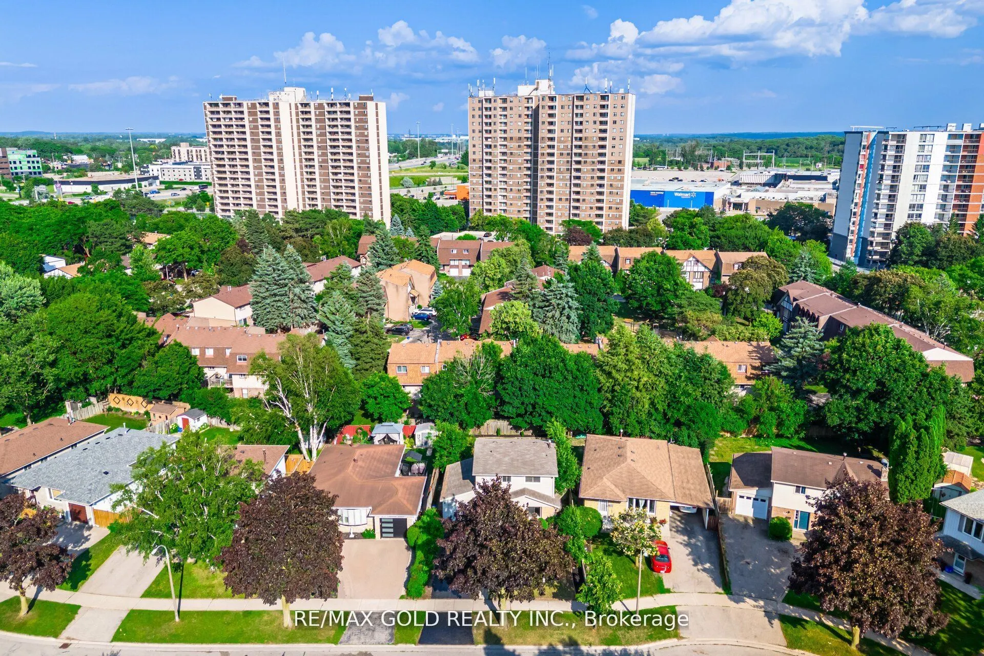 212 Cedarwoods Crescent