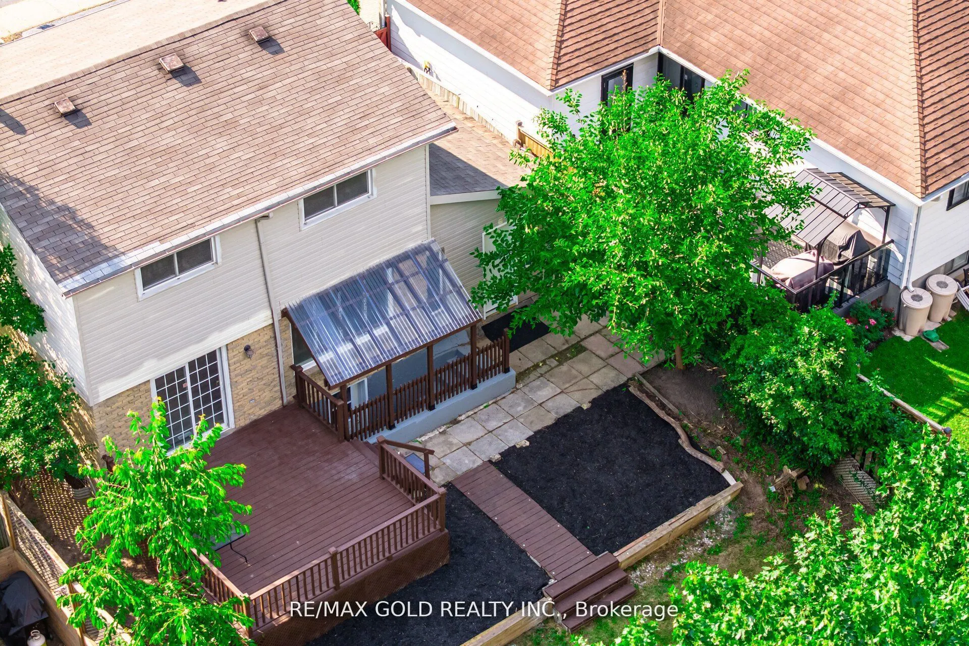 212 Cedarwoods Crescent