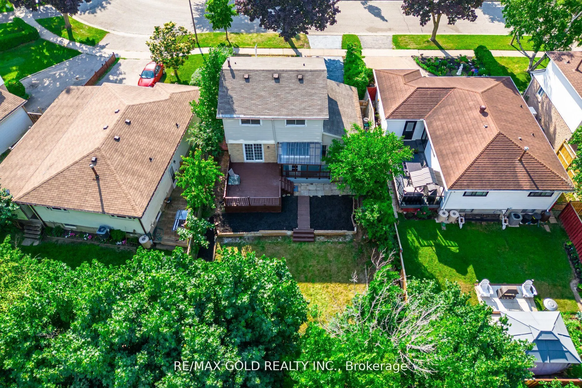 212 Cedarwoods Crescent
