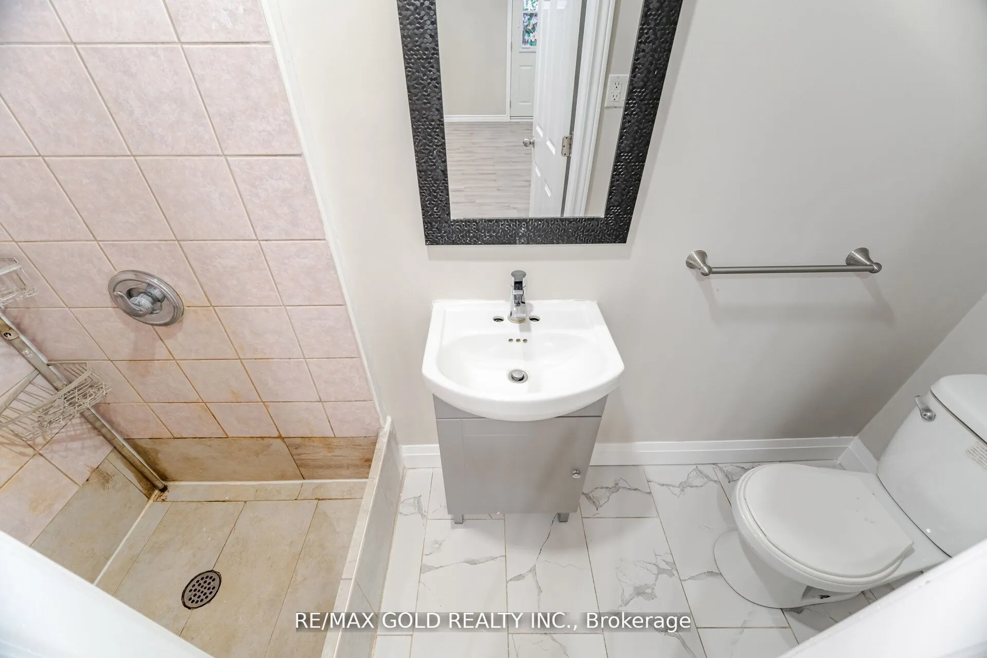 212 Cedarwoods Crescent