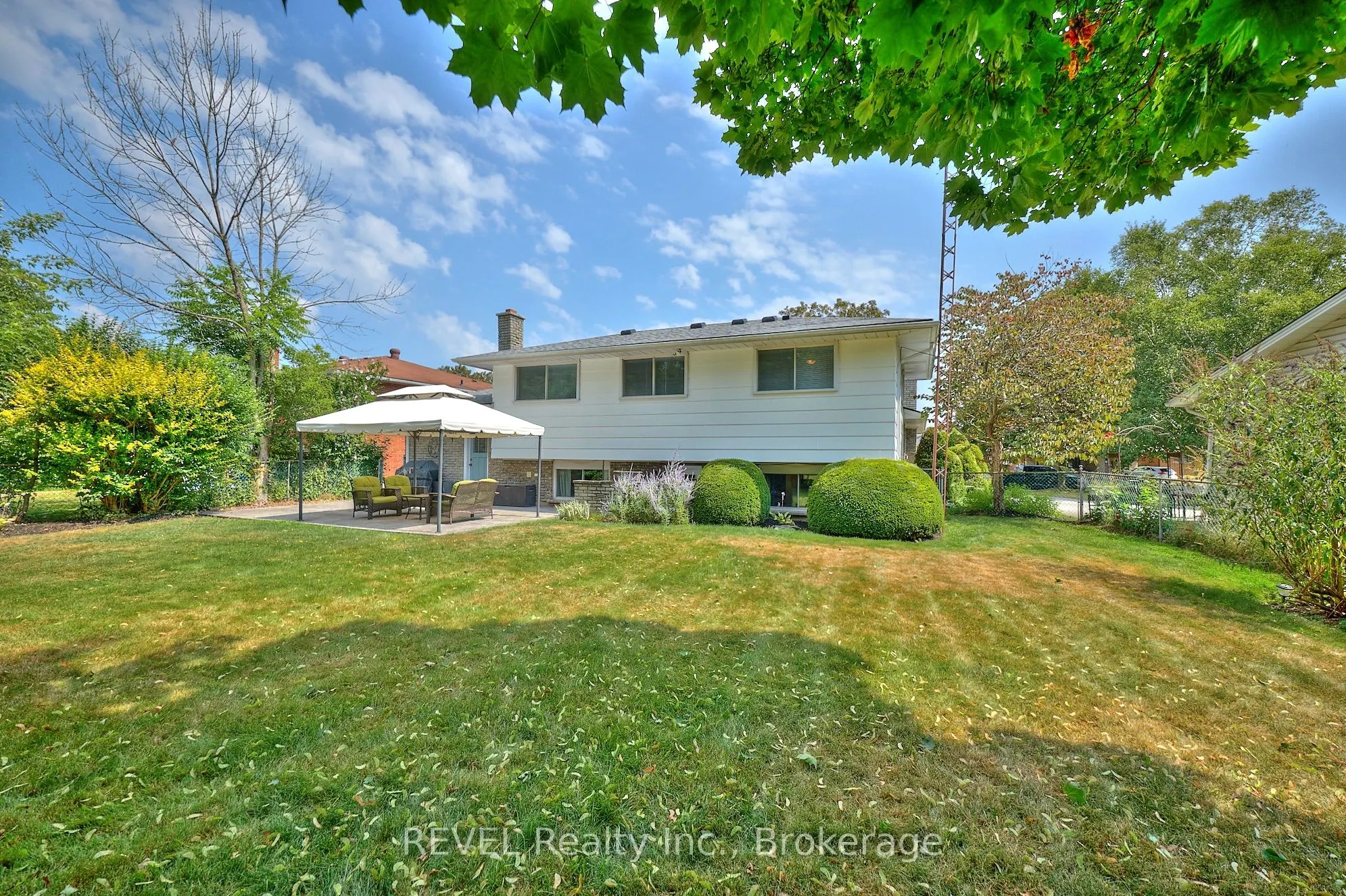 6796 Corwin Crescent