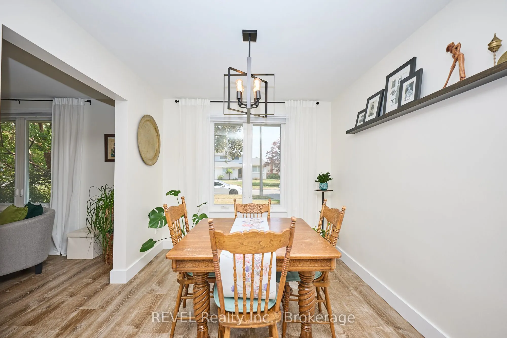 6796 Corwin Crescent