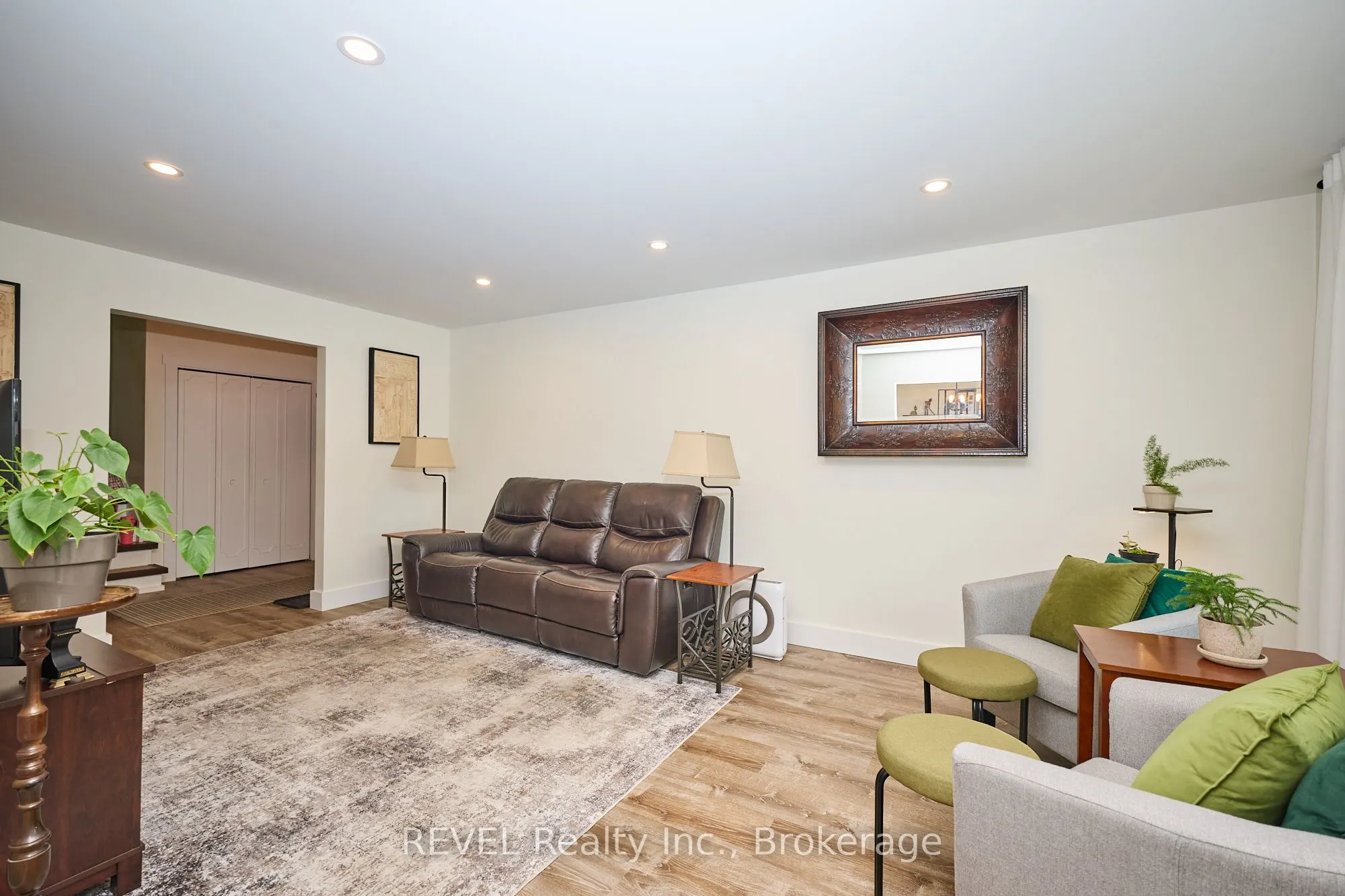 6796 Corwin Crescent